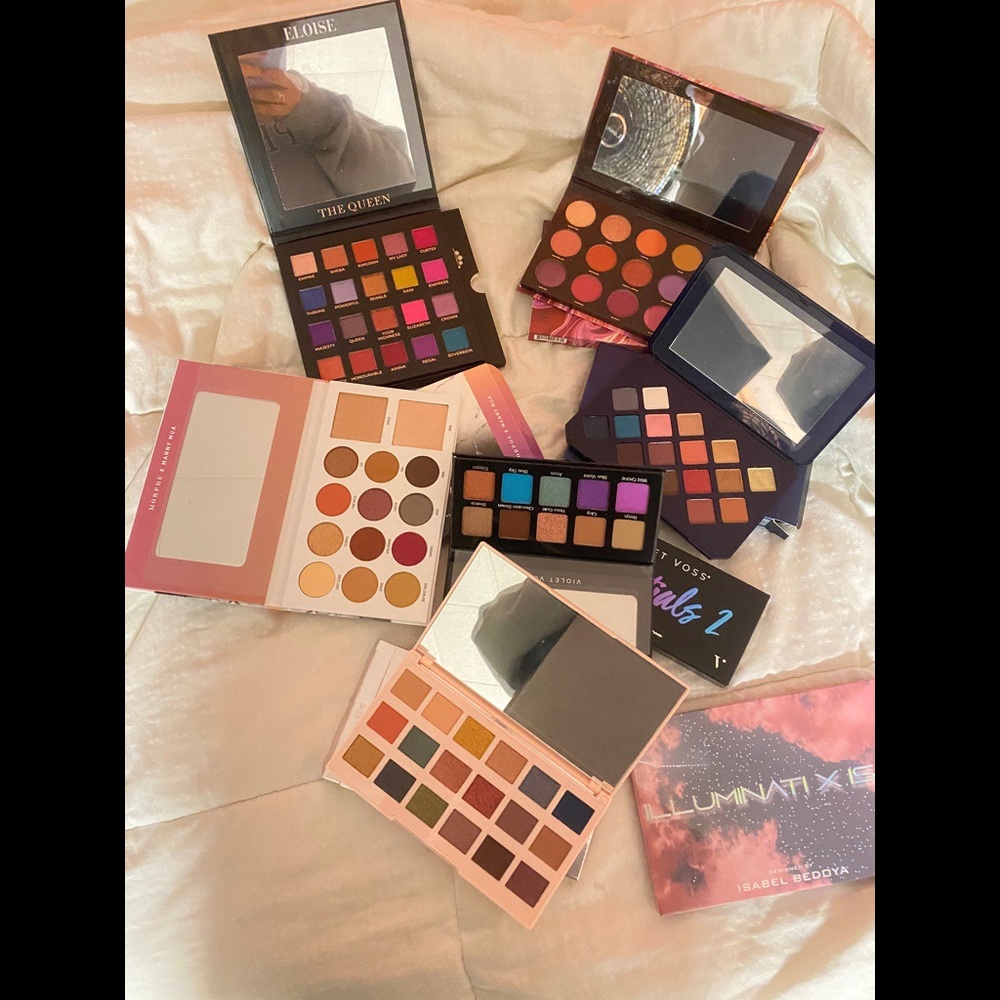 BRAND NEW HIGH END EYESHADOW BUNDLE